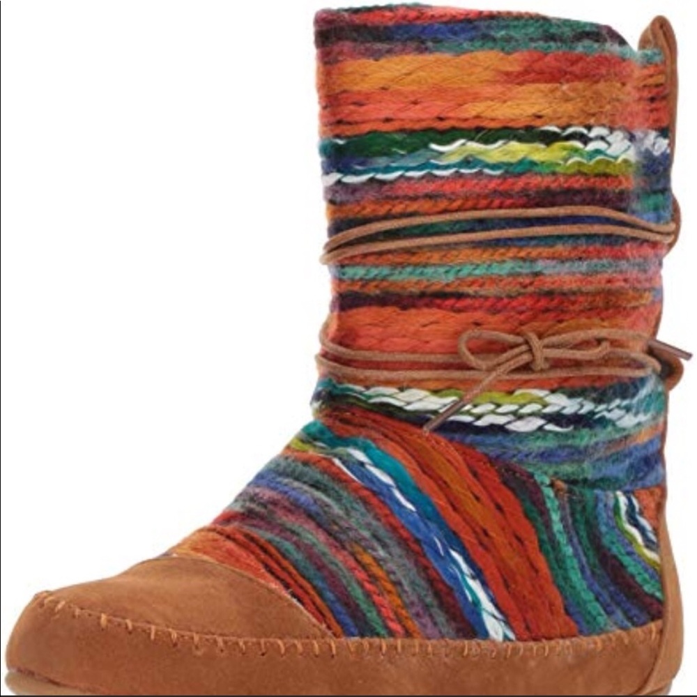 SOS Shoes of Soul Multi•color Wool Boots Women’s Size 6